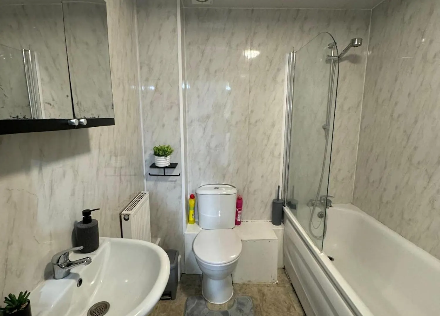 1 Bedroom Beautiful Apartment In Bricklane London