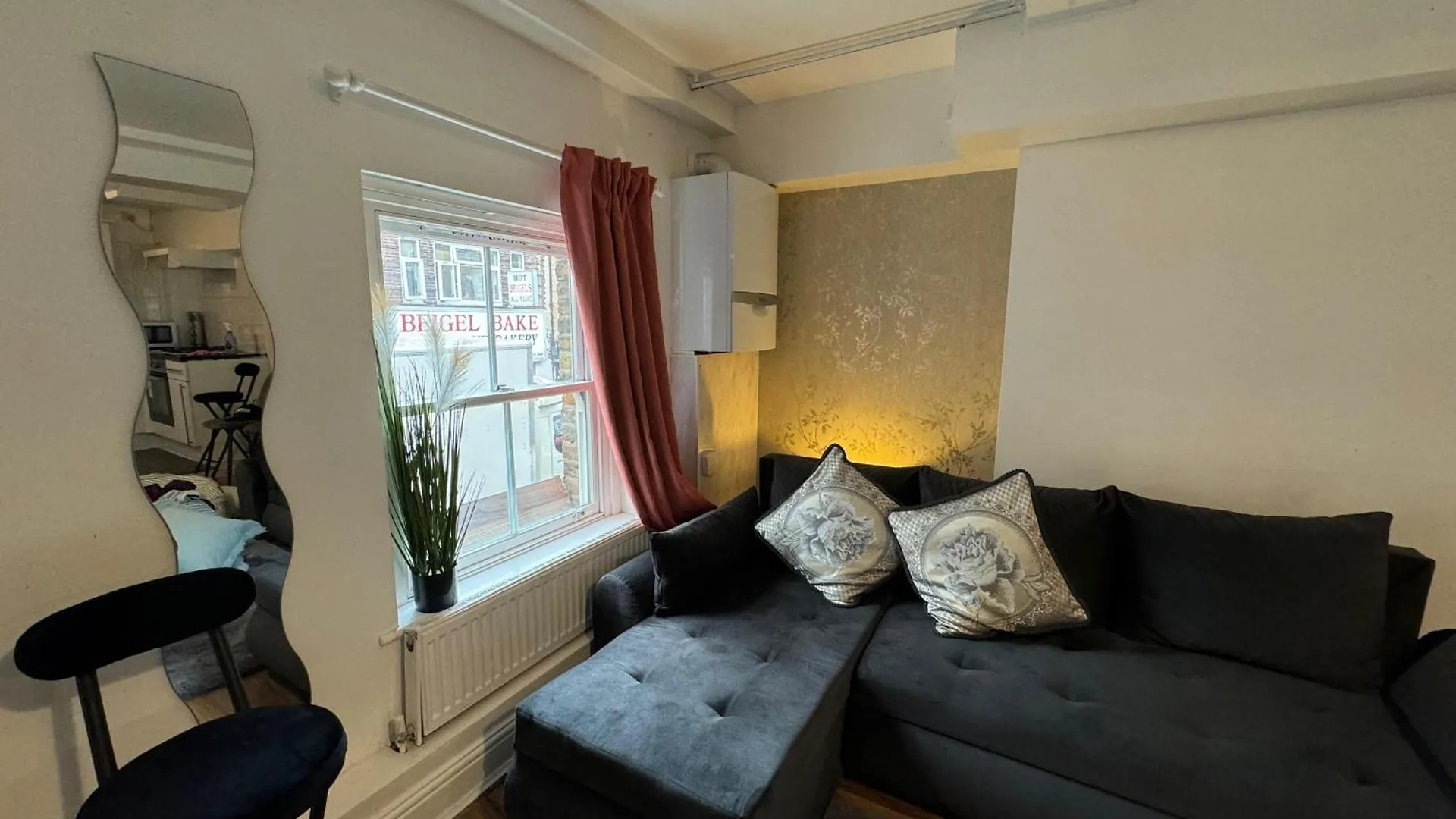 1 Bedroom Beautiful Apartment In Bricklane London 0*,  United Kingdom